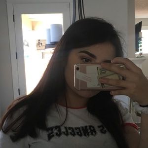 Meet your Posher, Alessandra